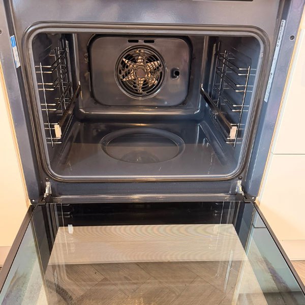 Oven after cleaning