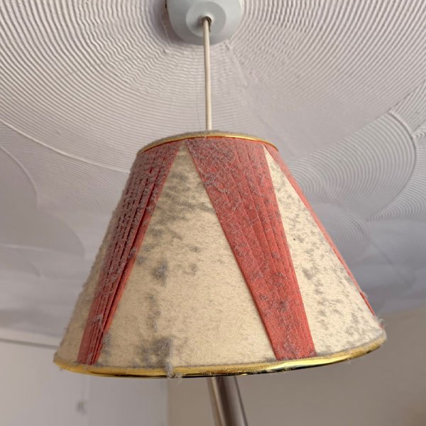 Light shade before cleaning