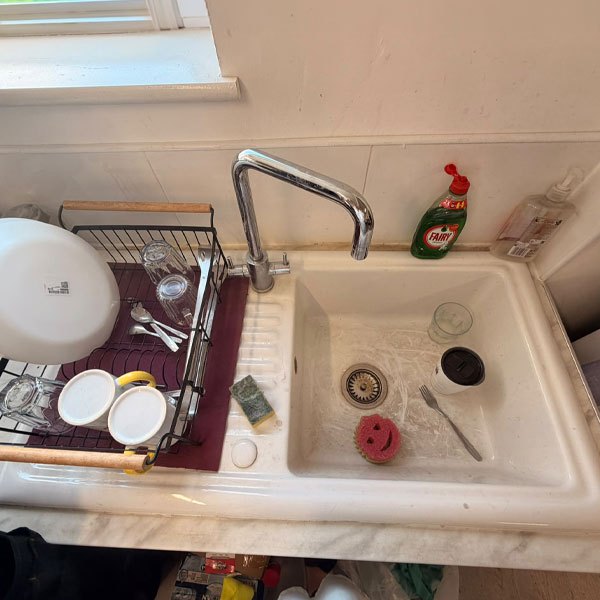 Ceramic sink before cleaning